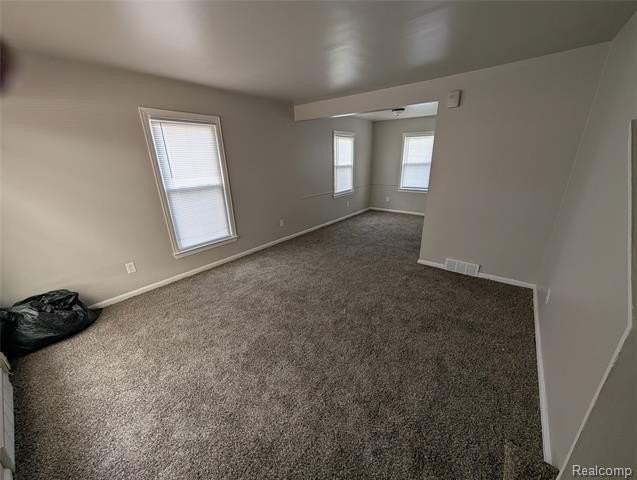 8284 Schaefer Hwy - Photo 3 of 12