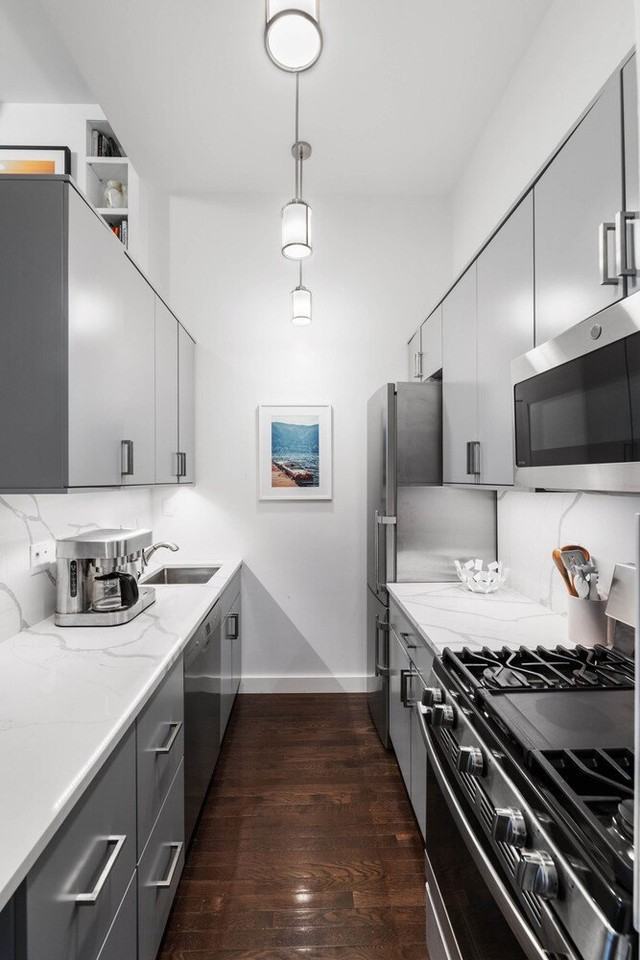 35 E 10th St #2B - Photo 4 of 7