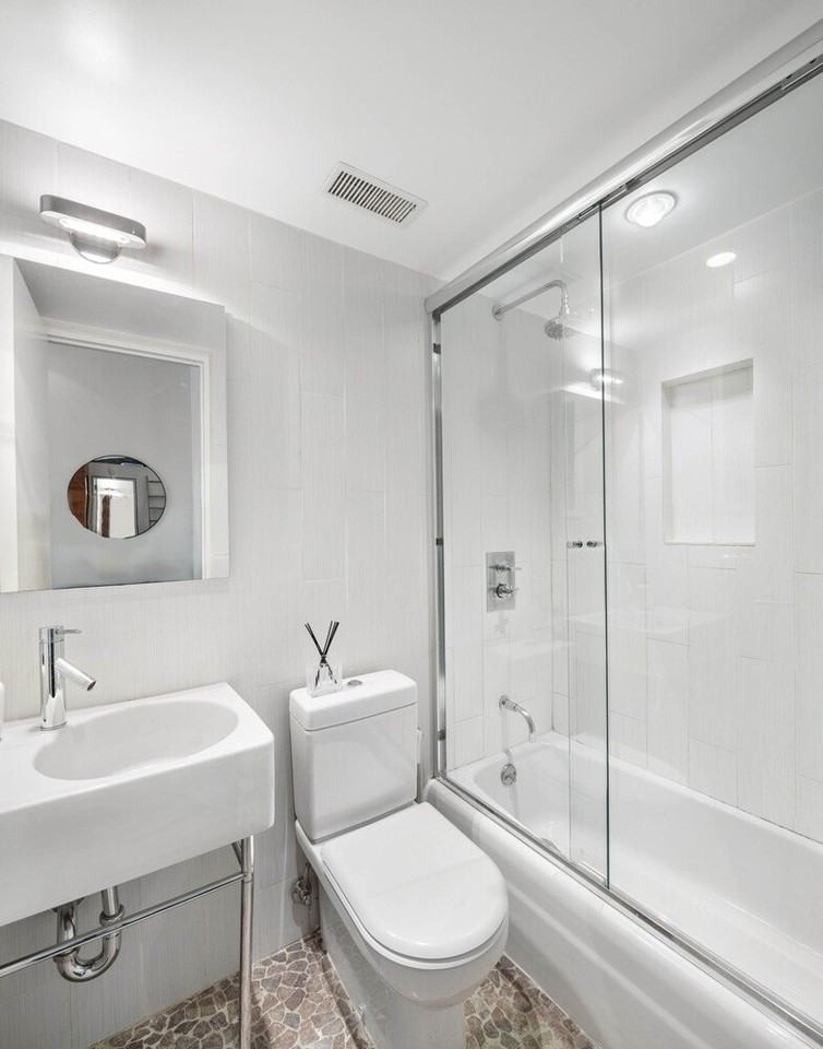 35 E 10th St #2B - Photo 5 of 7