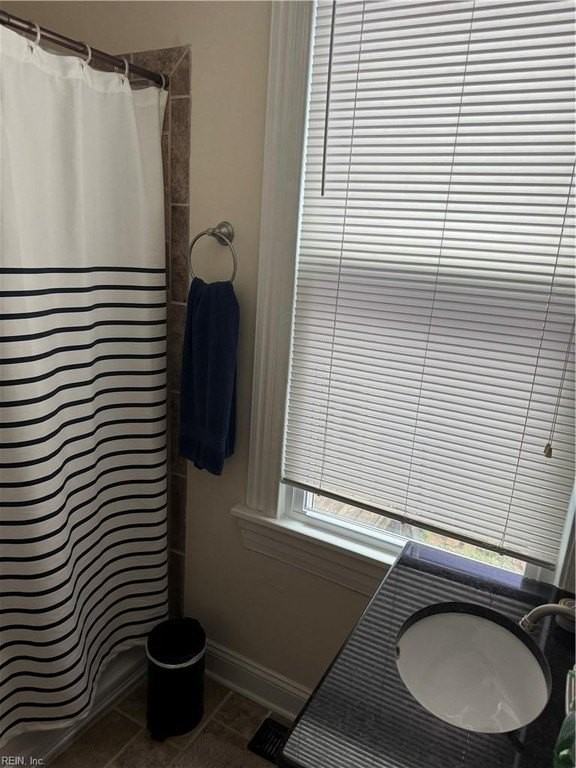 411 Dinwiddie St - Photo 5 of 16
