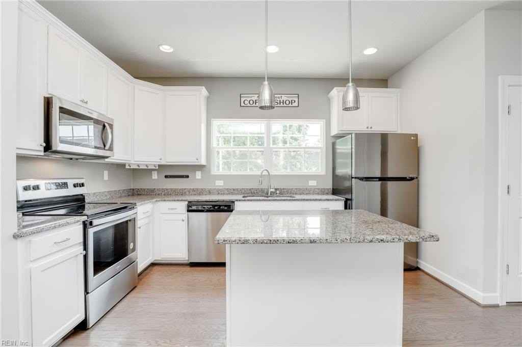 901 13th St - Photo 2 of 26