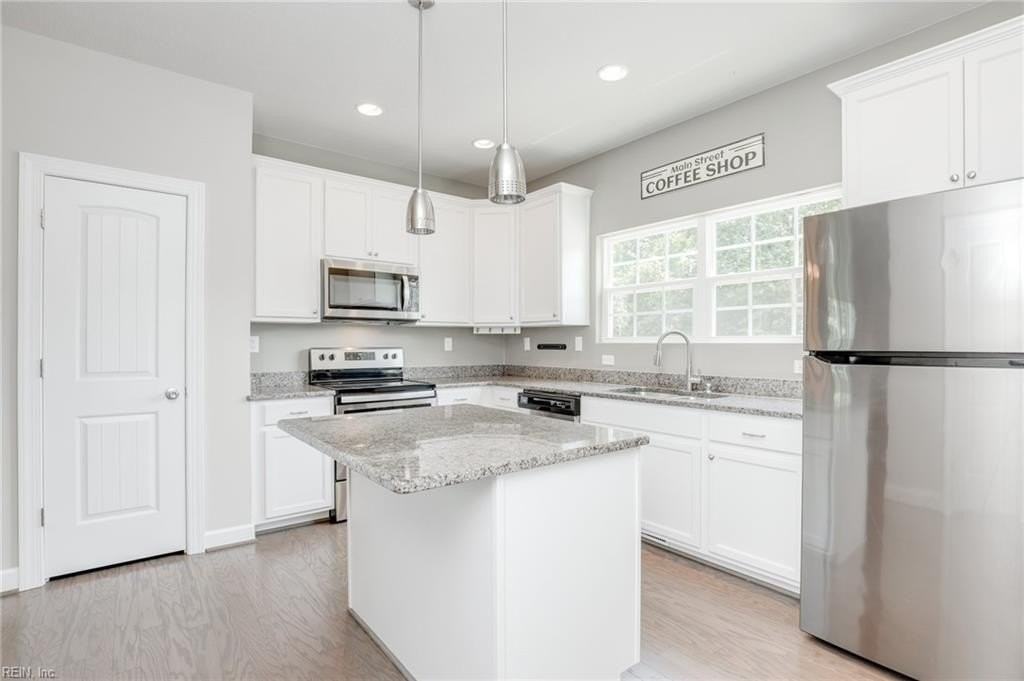 901 13th St - Photo 4 of 26