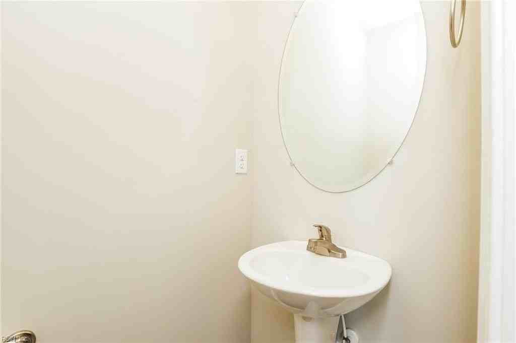 901 13th St - Photo 7 of 26