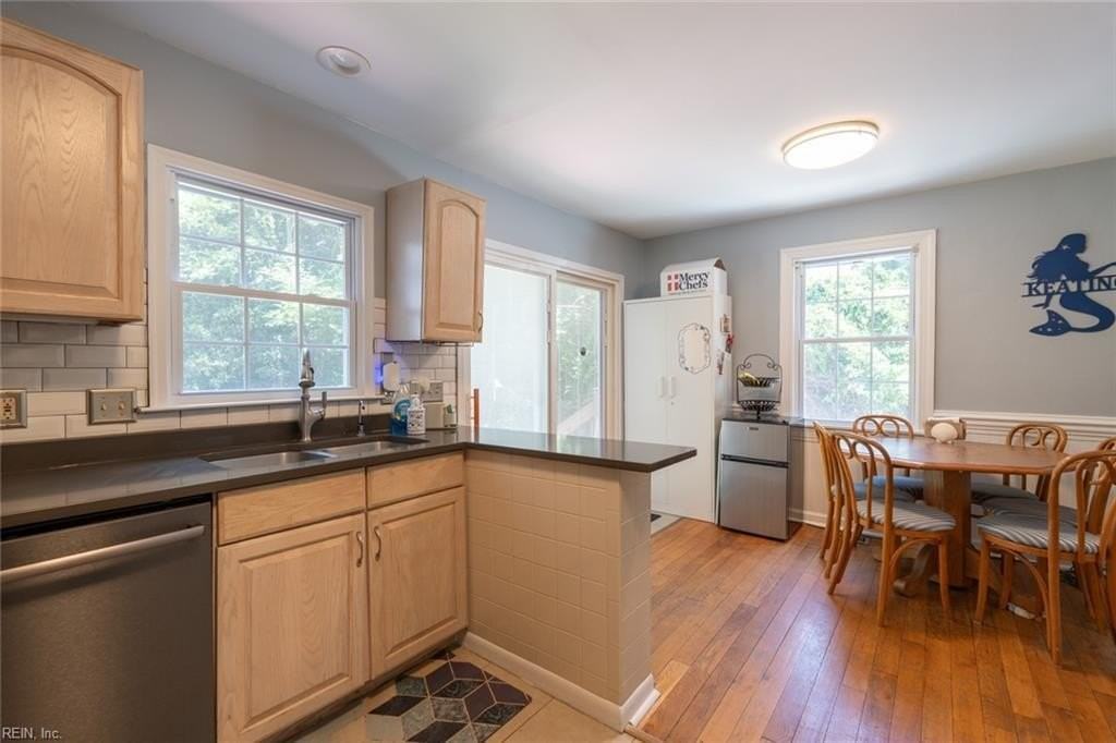 8065 W Glen Rd - Photo 5 of 44