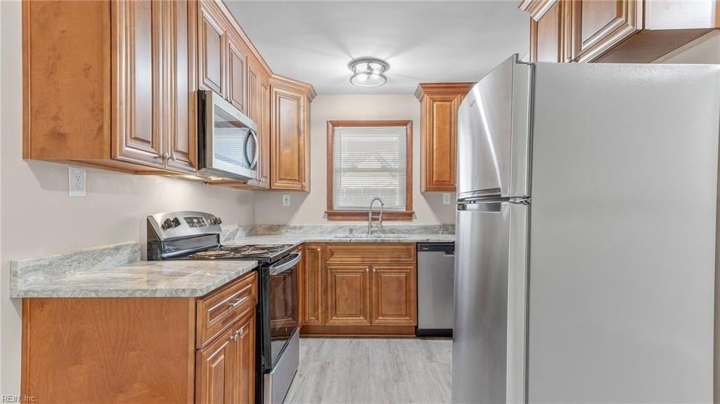 9103 Hammett Ave #B - Photo 4 of 17