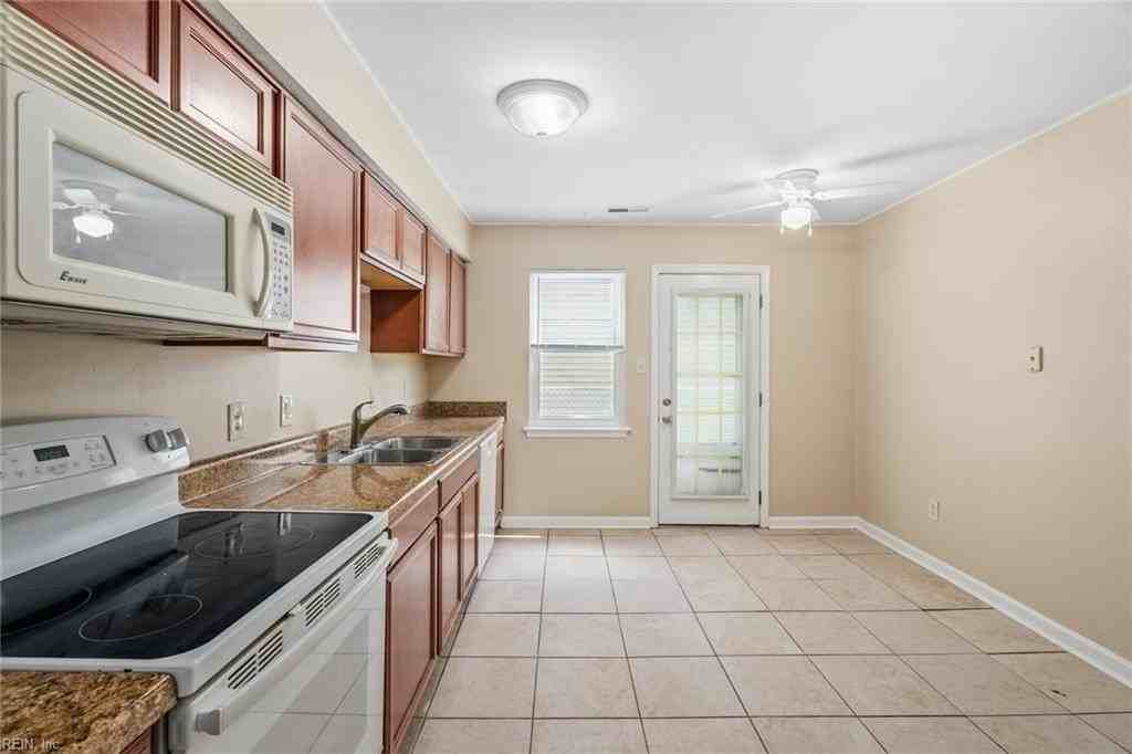 4117 Rainbow Dr - Photo 4 of 37