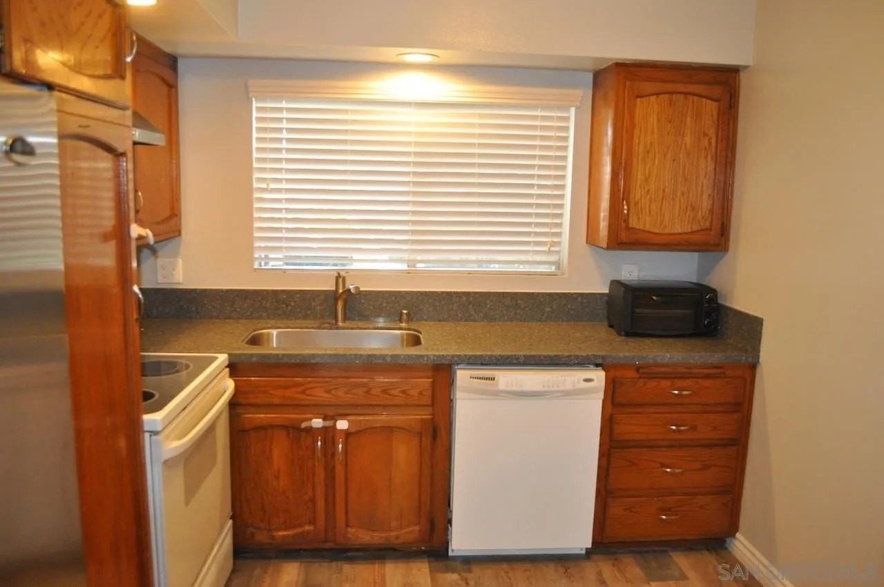 6808 Hyde Park Dr #F - Photo 2 of 12