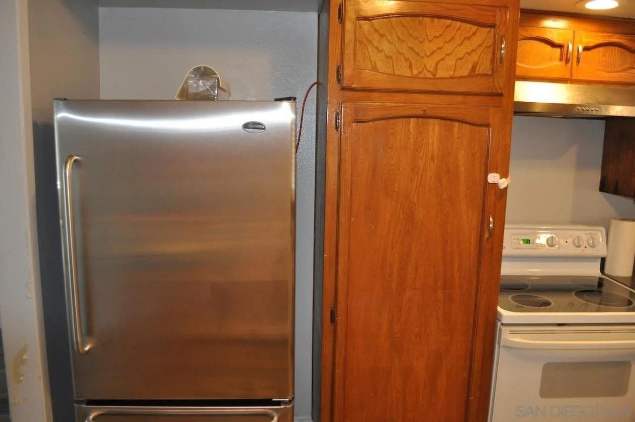 6808 Hyde Park Dr #F - Photo 3 of 12