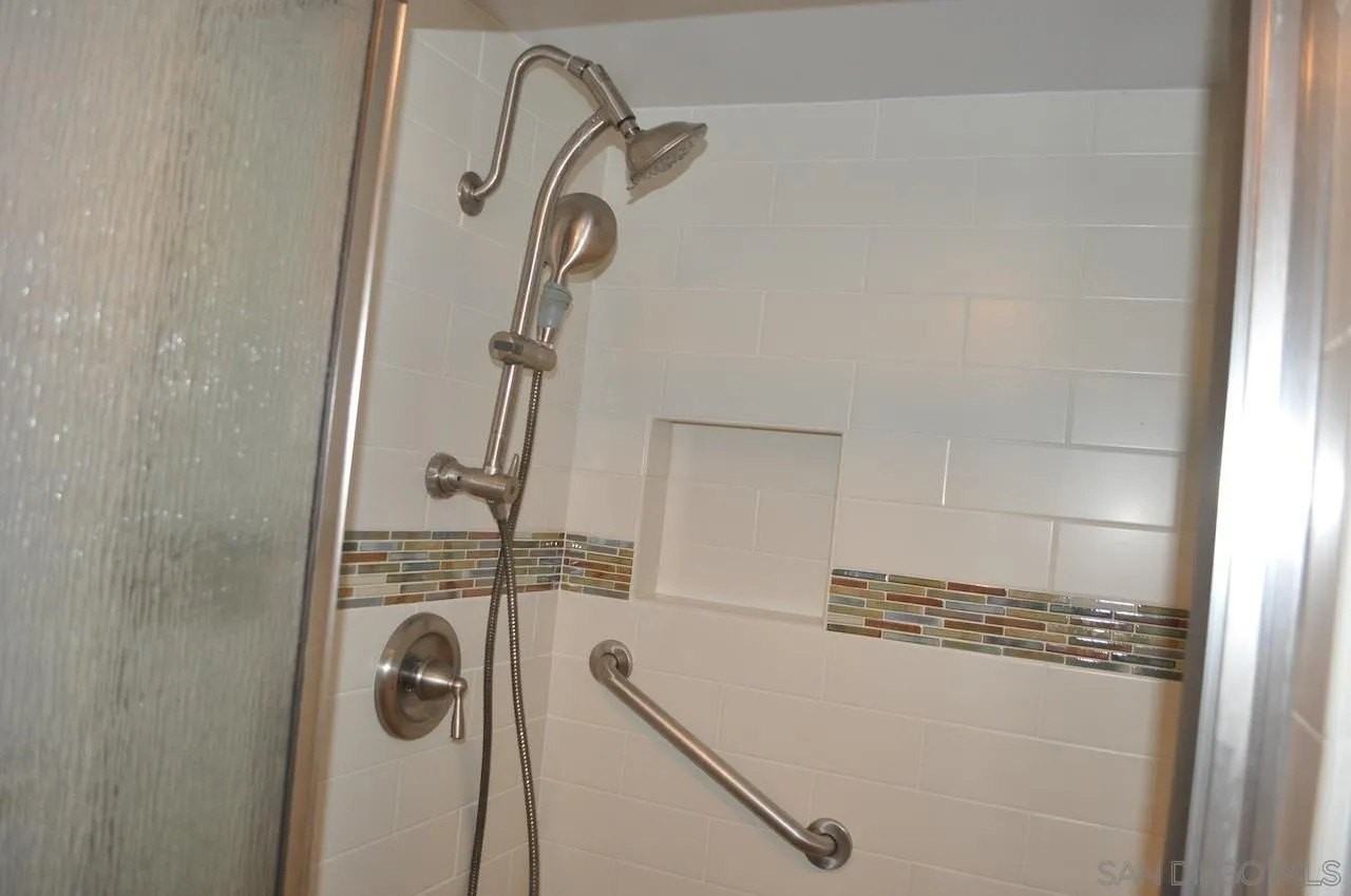 6808 Hyde Park Dr #F - Photo 6 of 12
