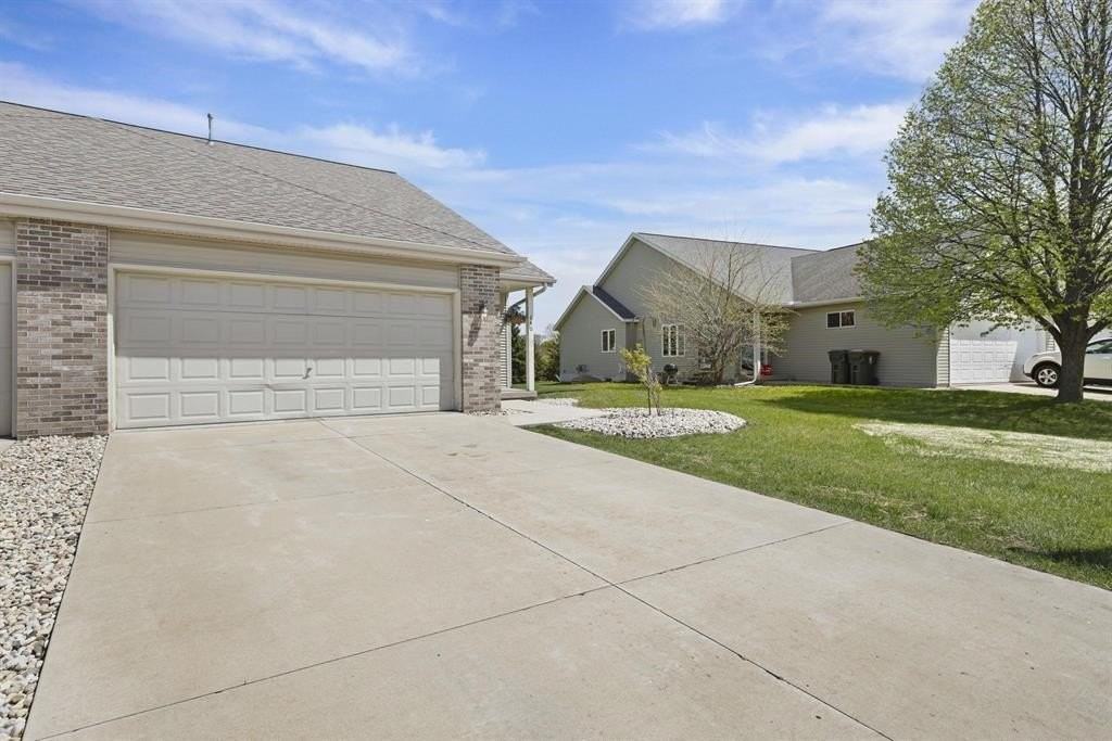 640 Tower Dr #1 - Photo 2 of 33