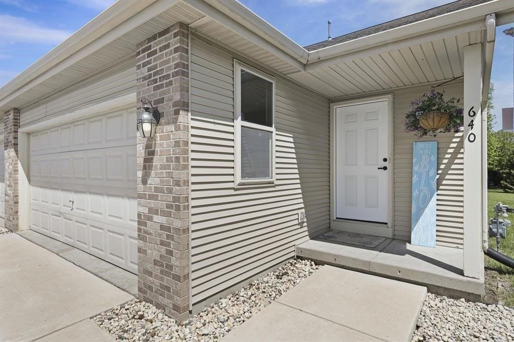 640 Tower Dr #1 - Photo 3 of 33
