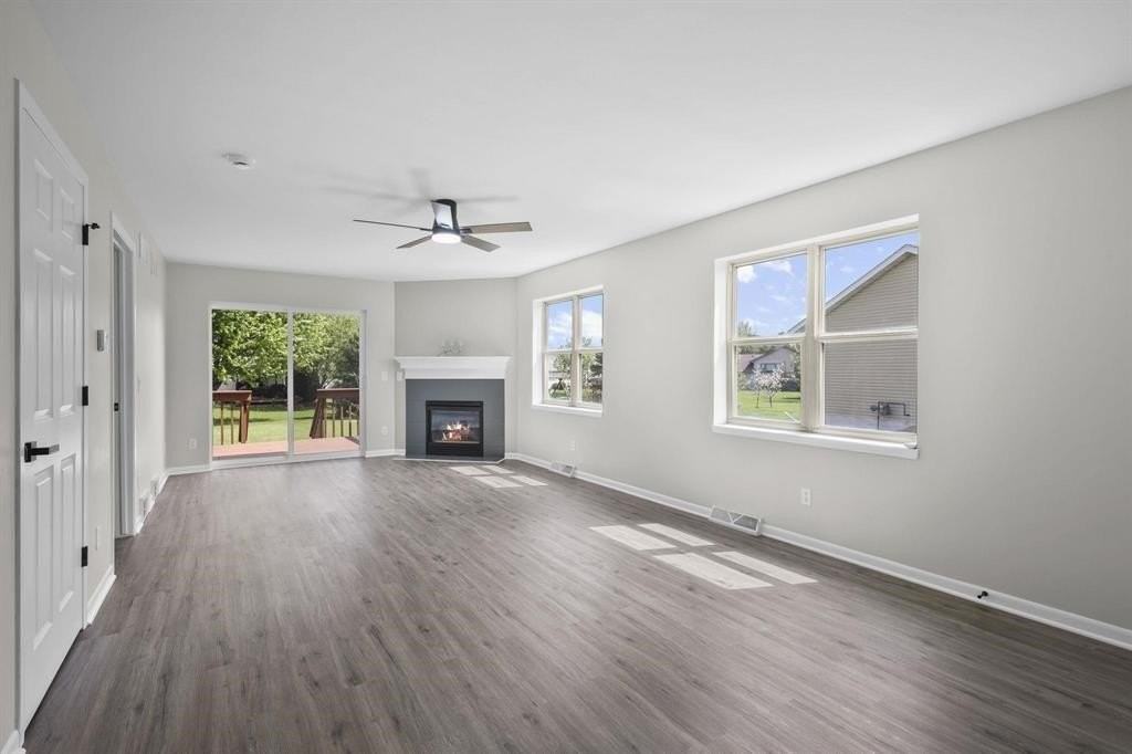 640 Tower Dr #1 - Photo 5 of 33