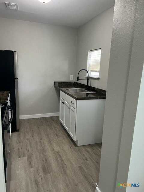 919 Stetson Ave - Photo 4 of 16