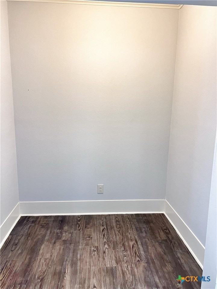 420 Willow Ave #A - Photo 4 of 28