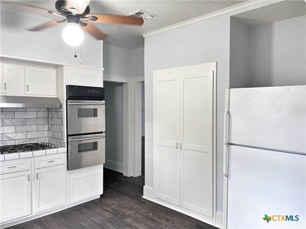 420 Willow Ave #A - Photo 6 of 28
