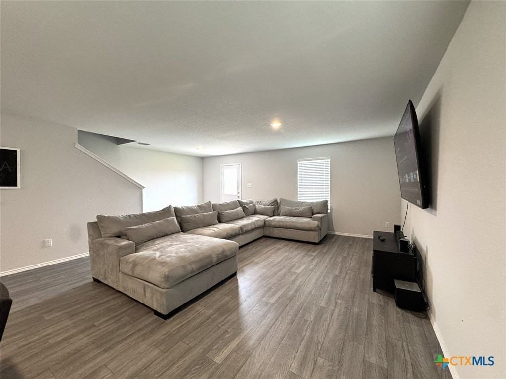 404 Jean St - Photo 2 of 15