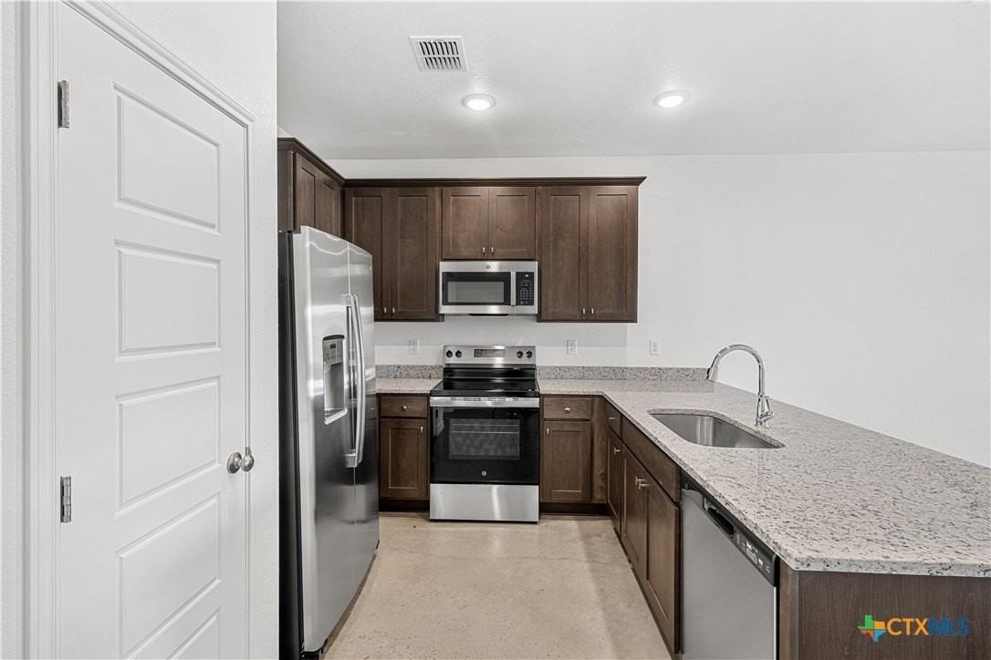 1214 Concord Dr #B - Photo 5 of 21