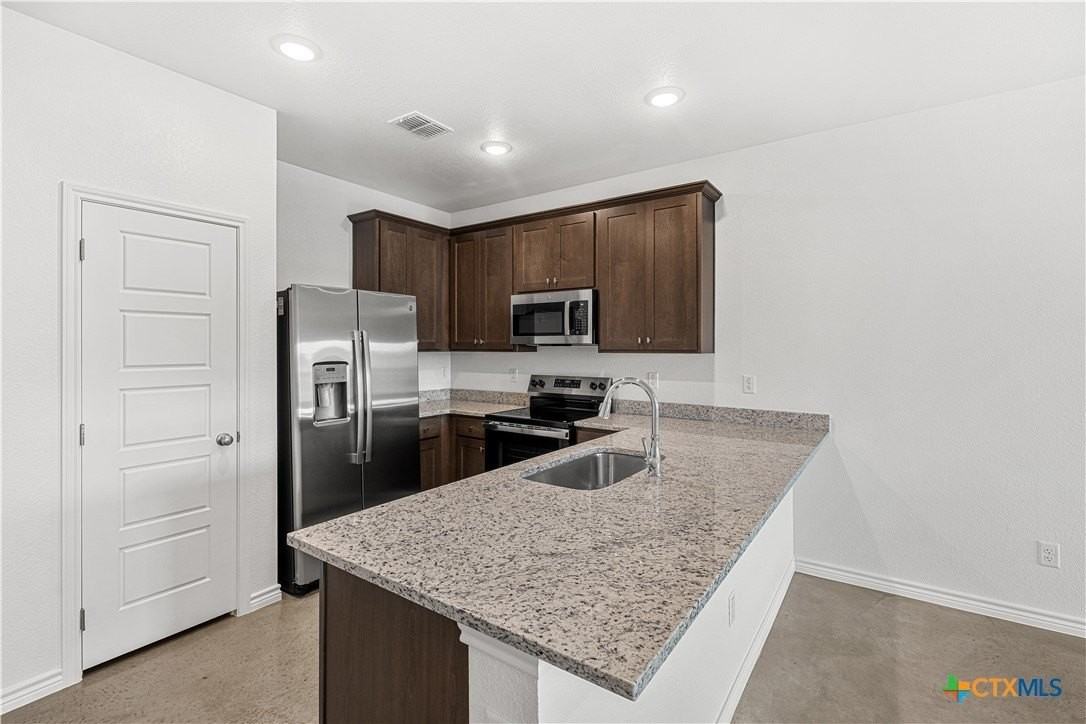 1214 Concord Dr #B - Photo 6 of 21