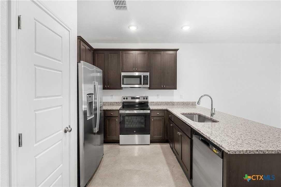 1230 Concord Dr #B - Photo 4 of 20