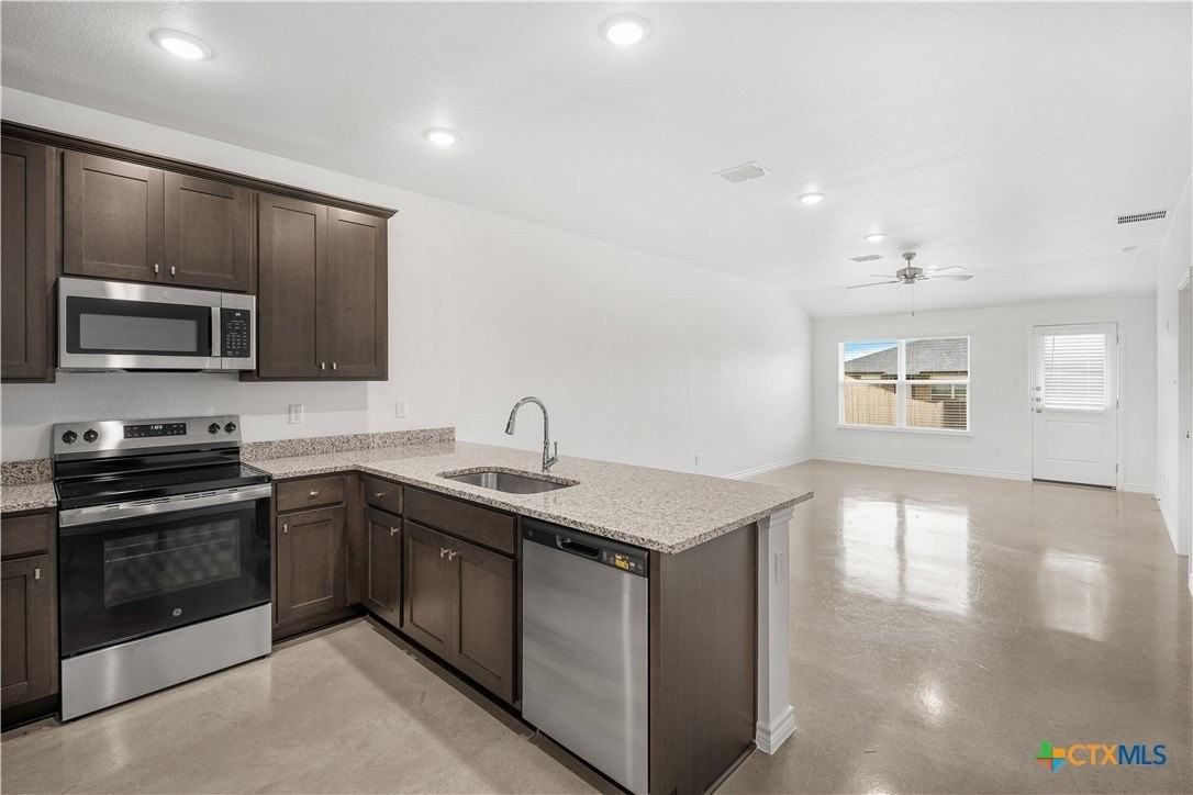 1230 Concord Dr #B - Photo 5 of 20