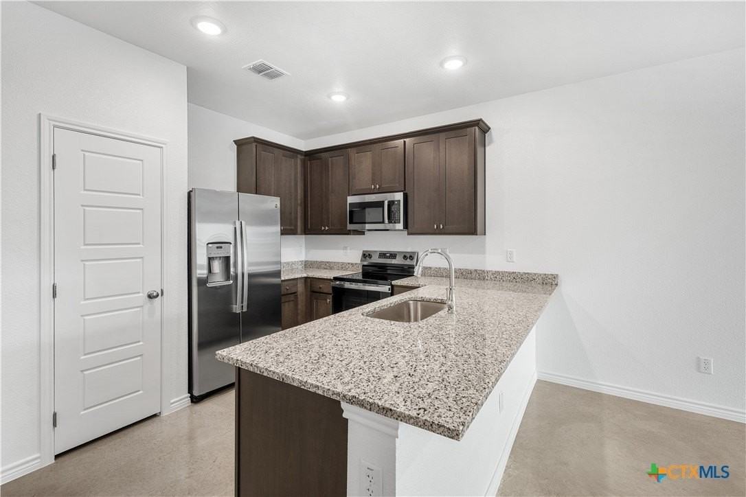 1230 Concord Dr #B - Photo 6 of 20