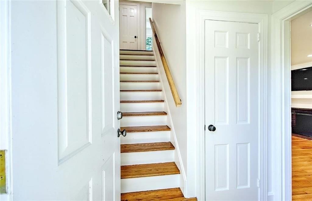 29 Melrose Ave - Photo 3 of 50