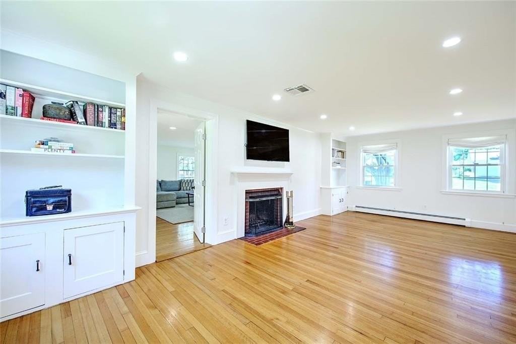 29 Melrose Ave - Photo 5 of 50