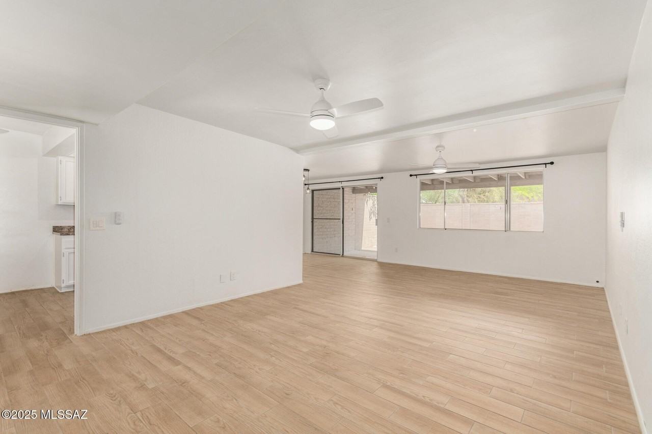 6 E Madrid Dr - Photo 4 of 26