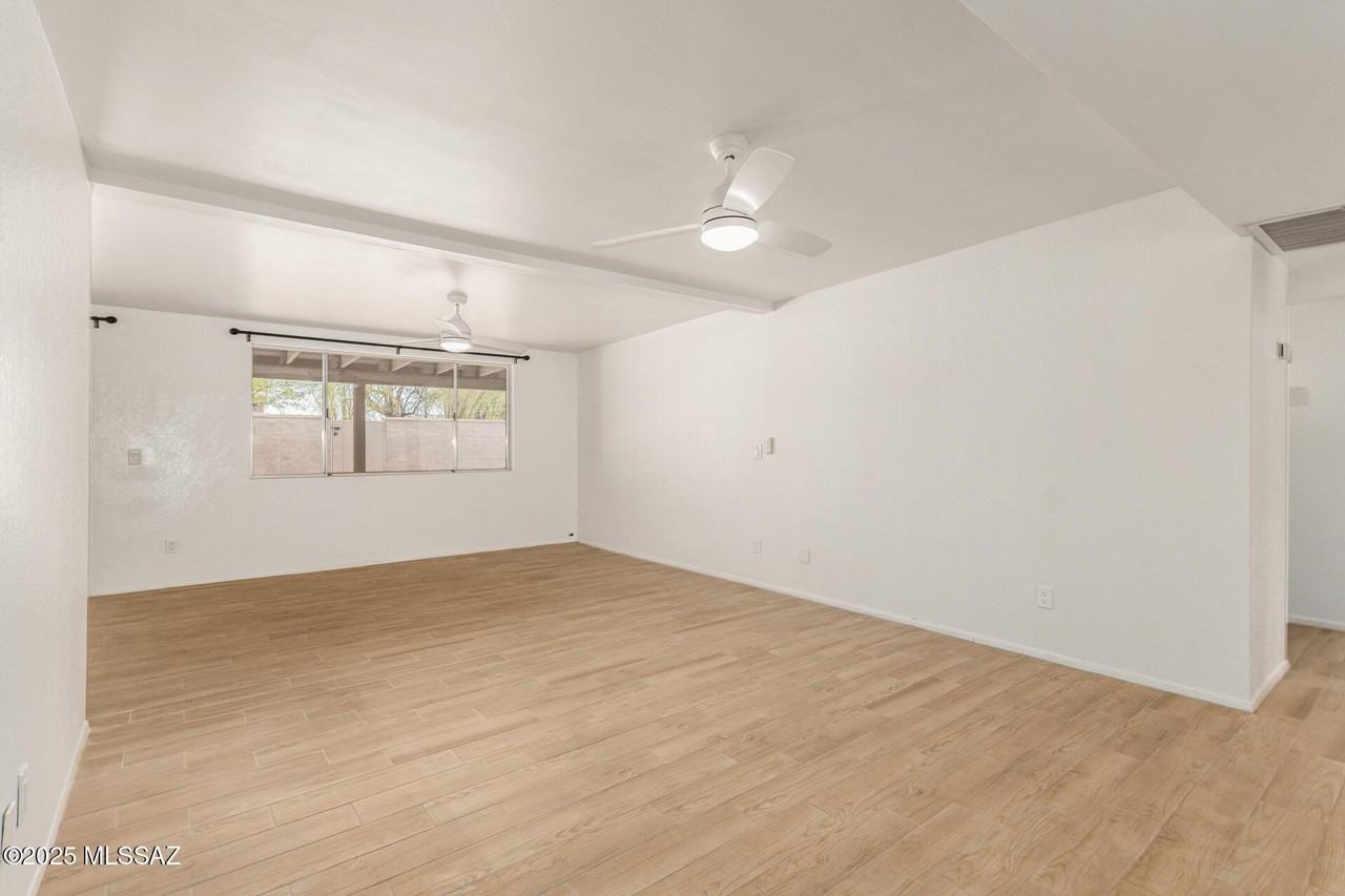 6 E Madrid Dr - Photo 5 of 26