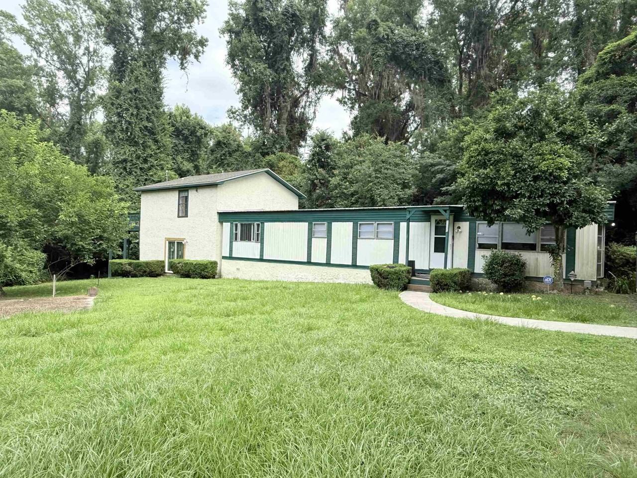 2596 Eddie Rd