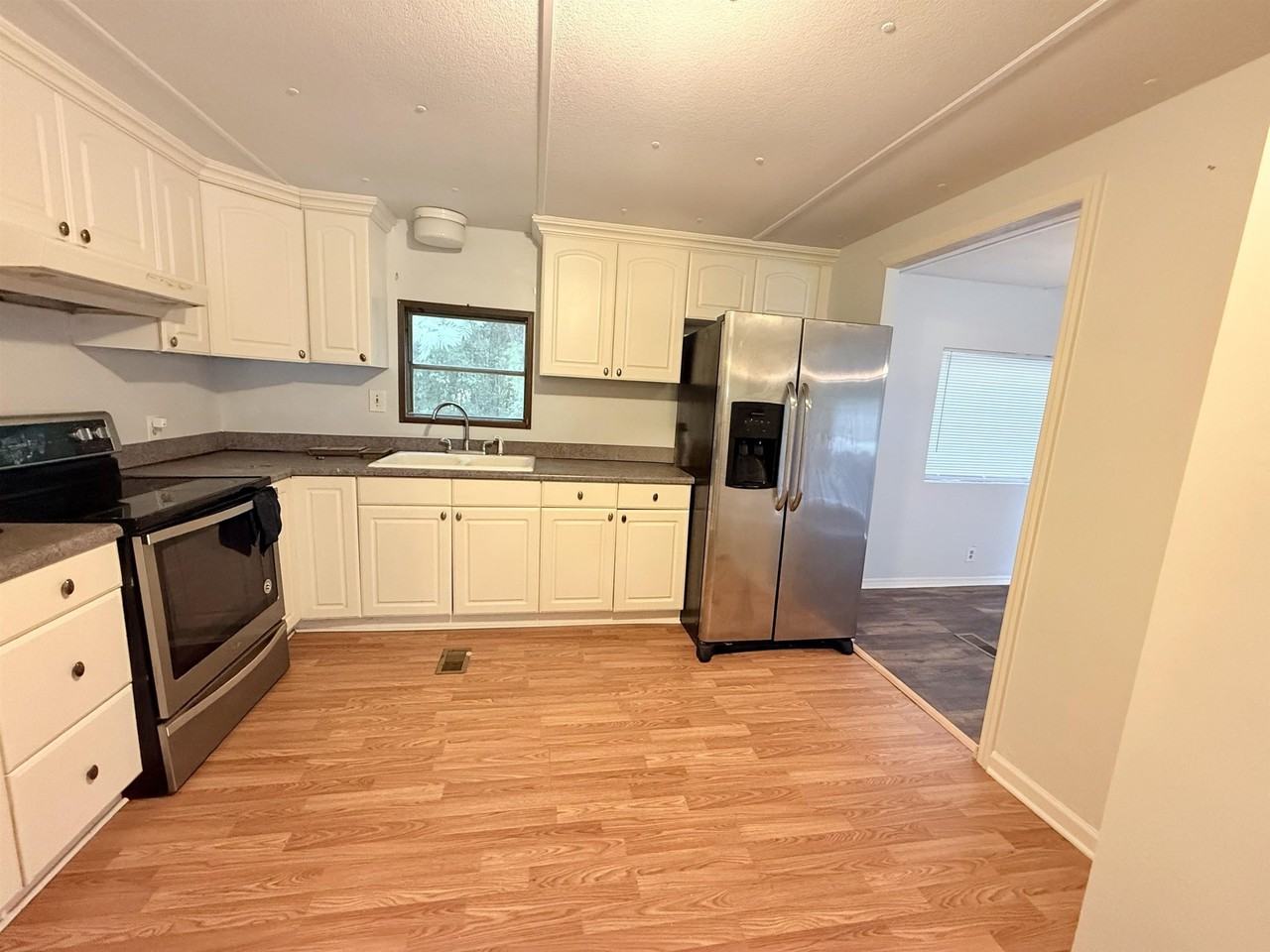 2596 Eddie Rd - Photo 3 of 9