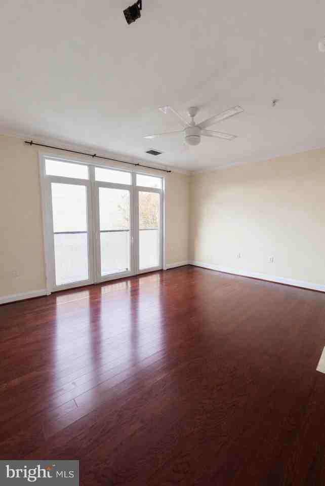 1391 Pennsylvania Ave Se #253 - Photo 3 of 29