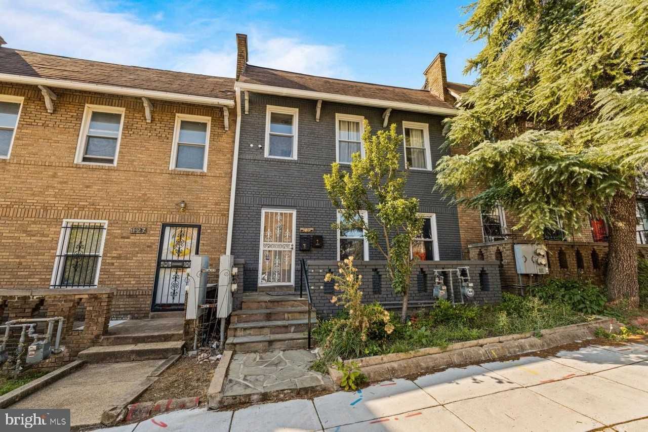 325 V St Ne #1 - Photo 2 of 19