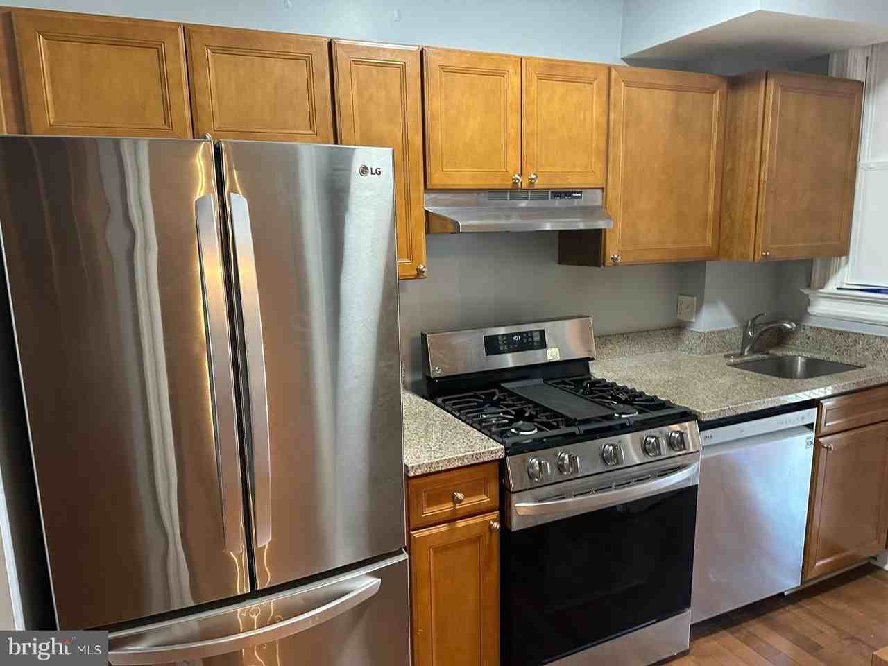 712 Otis Pl Nw - Photo 3 of 17