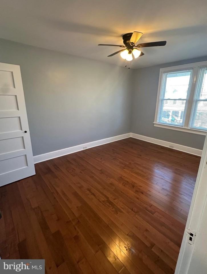 712 Otis Pl Nw - Photo 4 of 17