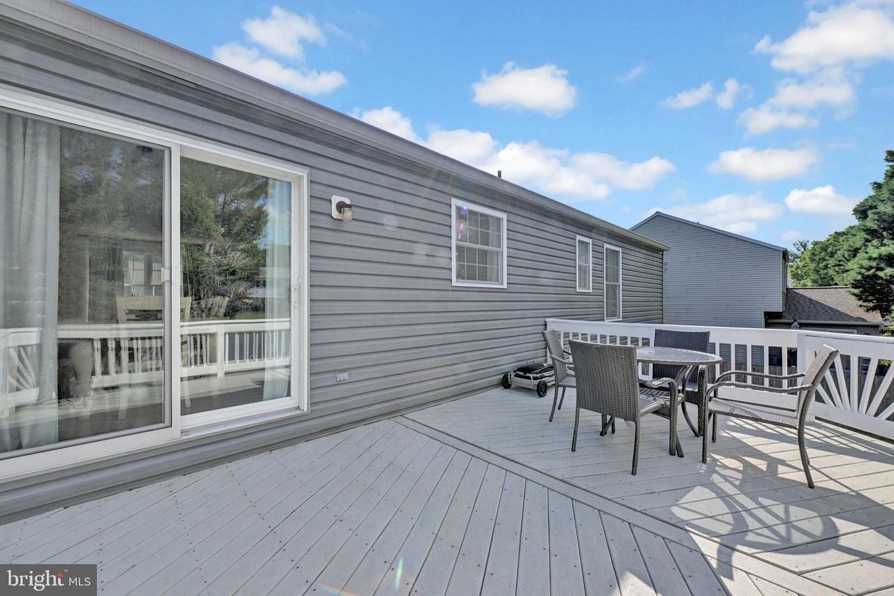 350 Long Meadow Way - Photo 4 of 28