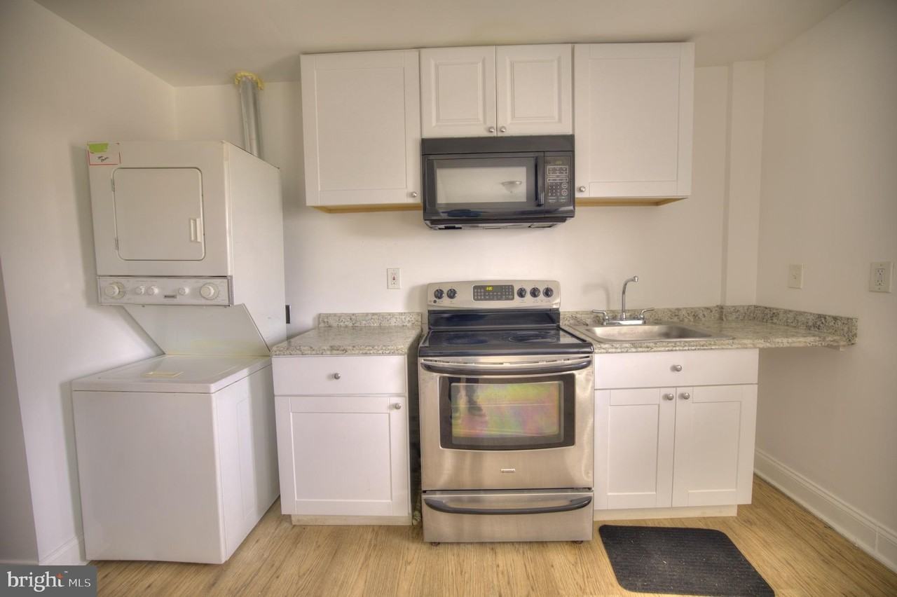 1405 N Decker Ave #2 - Photo 3 of 11