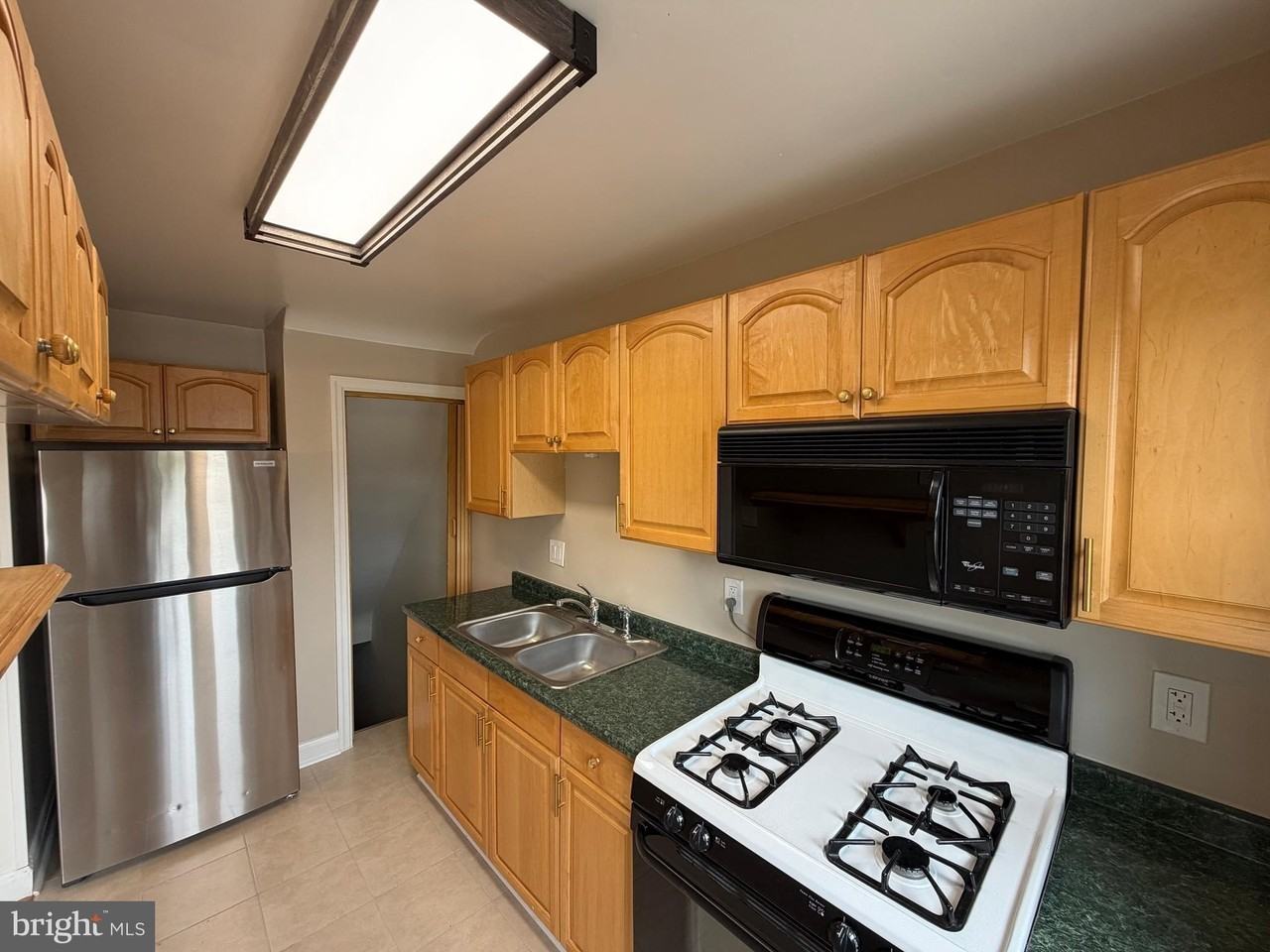 647 Dunwich Way - Photo 7 of 19