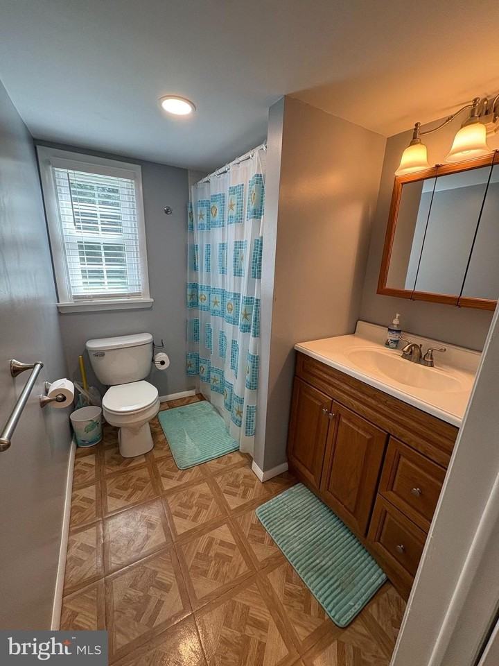128 Hollywood Beach Rd - Photo 7 of 20