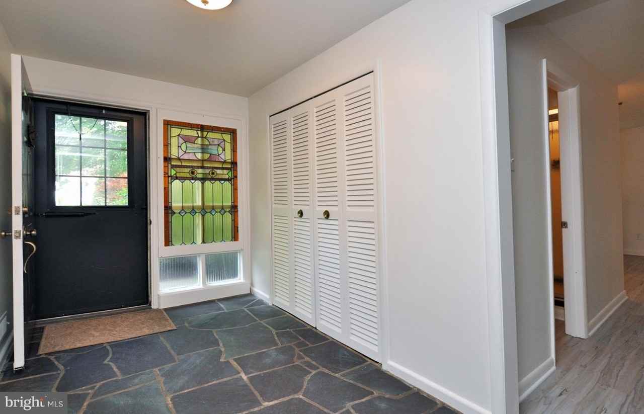 7024 Richard Dr - Photo 3 of 30