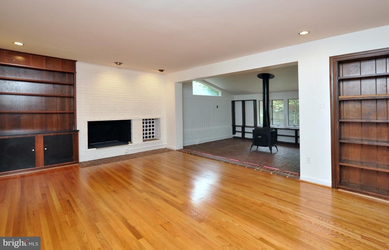 7024 Richard Dr - Photo 4 of 30