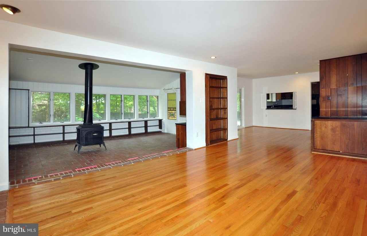 7024 Richard Dr - Photo 5 of 30
