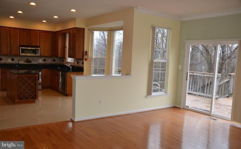 21323 Village Green Cir - Photo 4 of 16