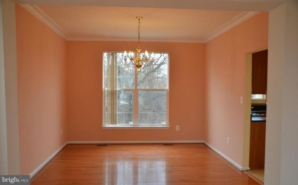 21323 Village Green Cir - Photo 5 of 16