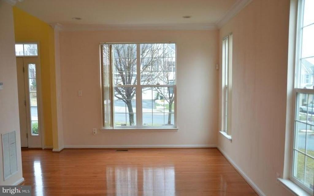 21323 Village Green Cir - Photo 6 of 16