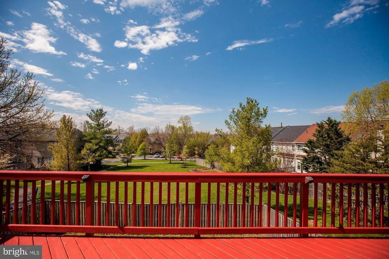 13724 Valley Oak Cir - Photo 4 of 39