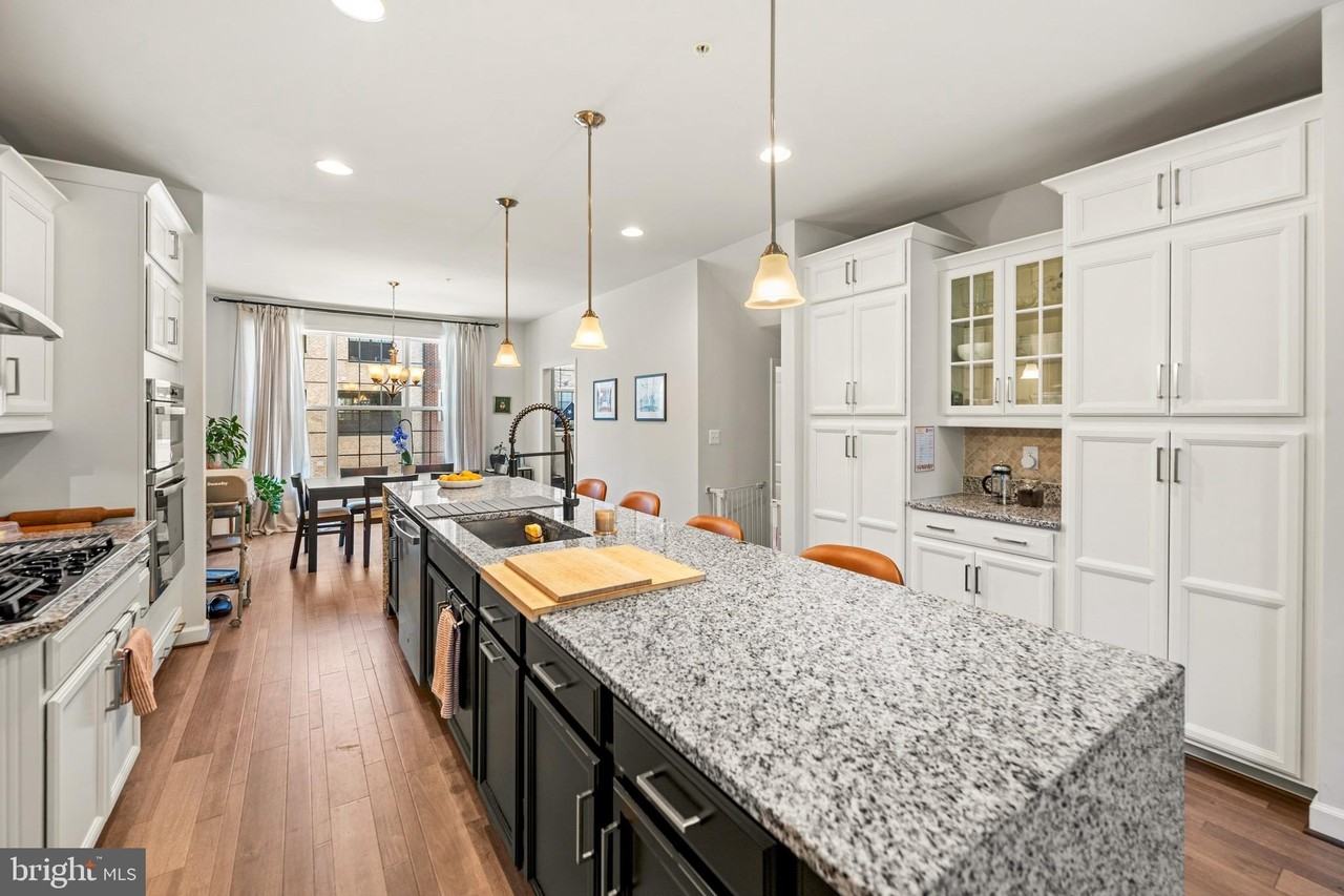 605 Skiff Way - Photo 5 of 37