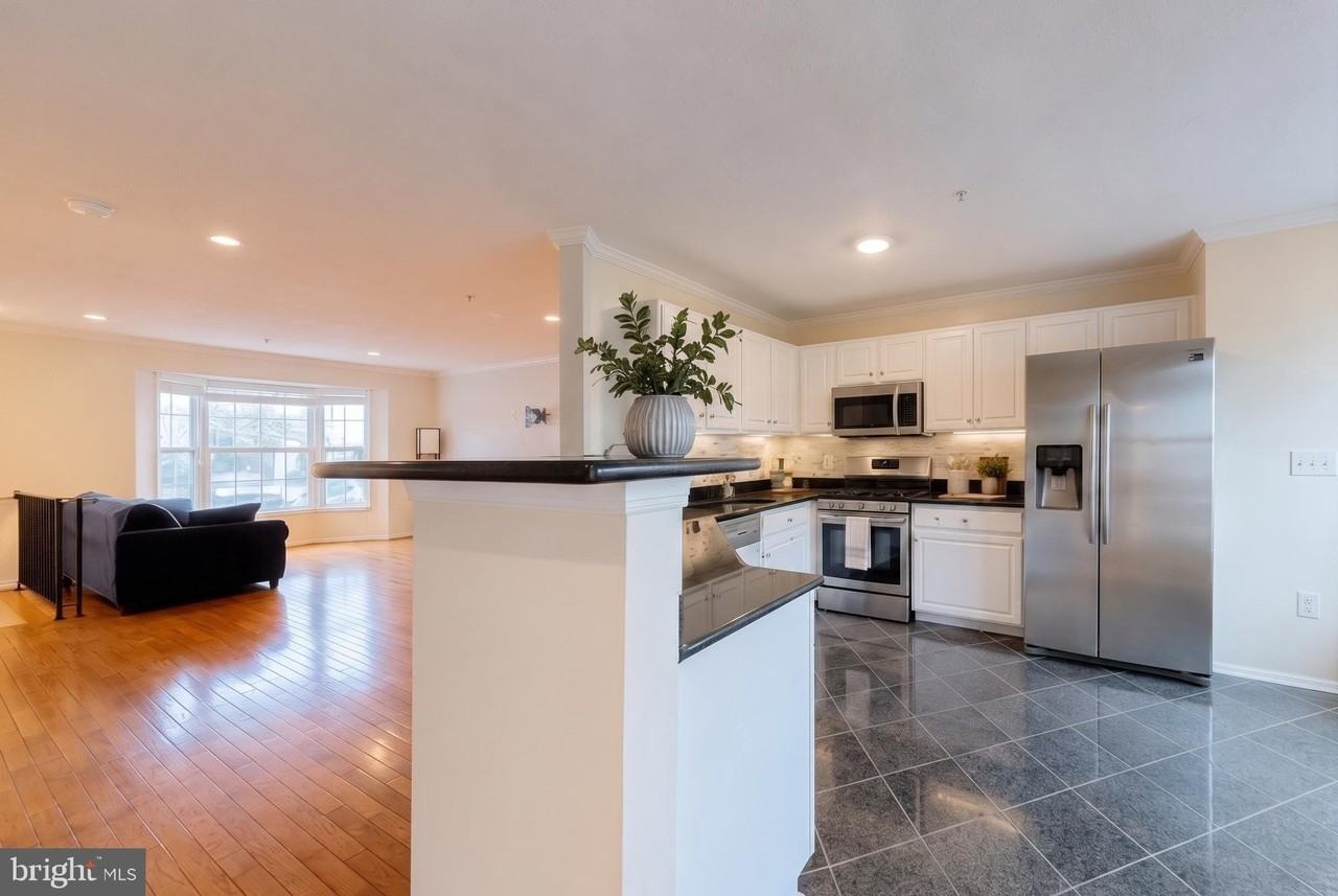 6955 Aquamarine Ct - Photo 4 of 49