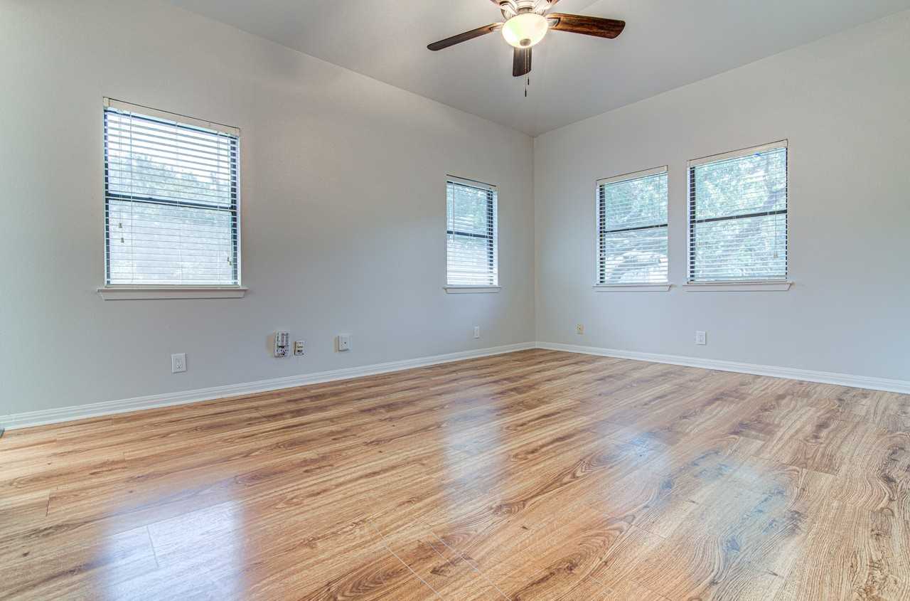 311 W Mary St #B - Photo 6 of 23