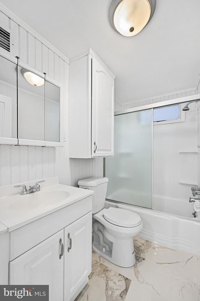 223 Kings Hwy E #3rdFL - Photo 4 of 9